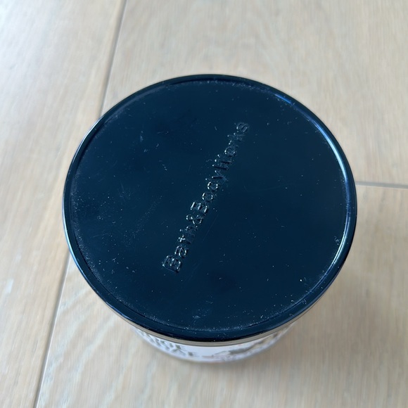 Bath & Body Works Hot Fudge Sundae Candle - Picture 3 of 4